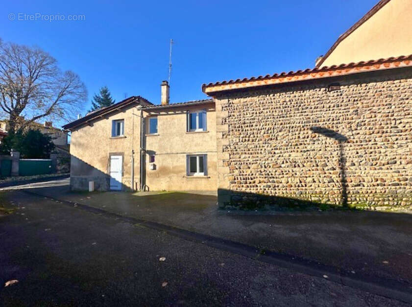 Maison à JOZE