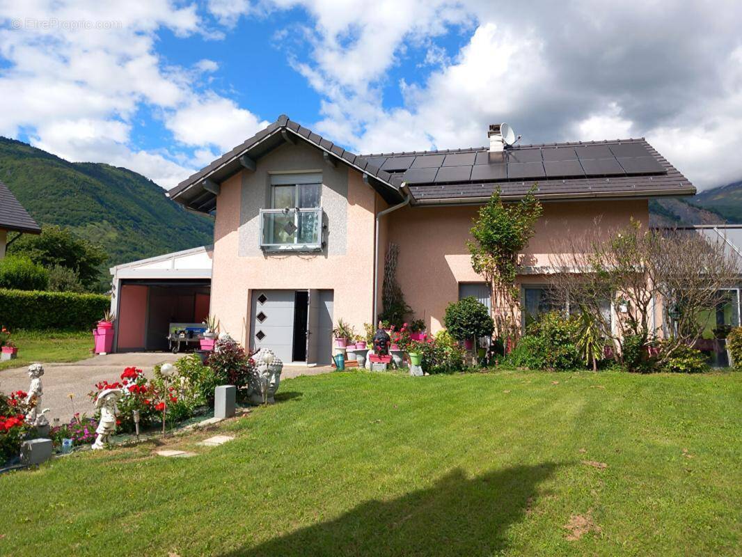 Maison à SAINT-AVRE