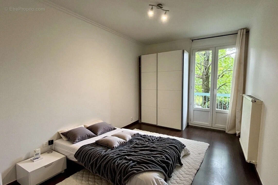 Appartement à GUILHERAND-GRANGES