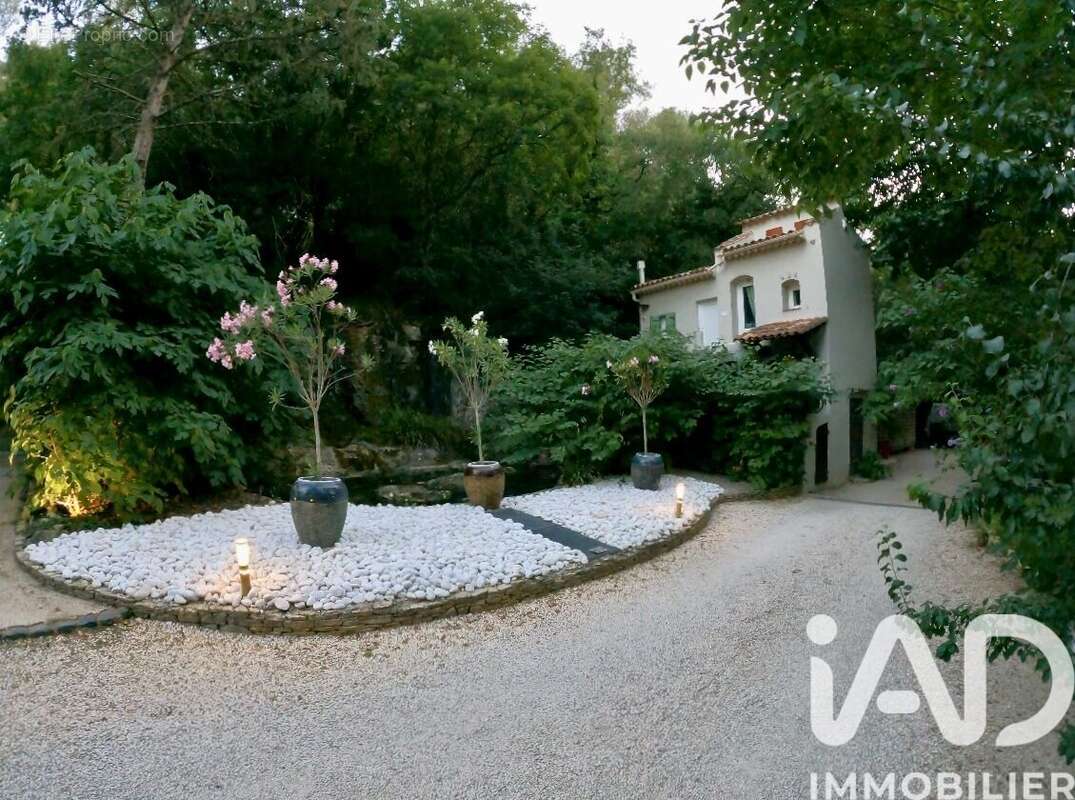 Photo 5 - Commerce à AURIOL