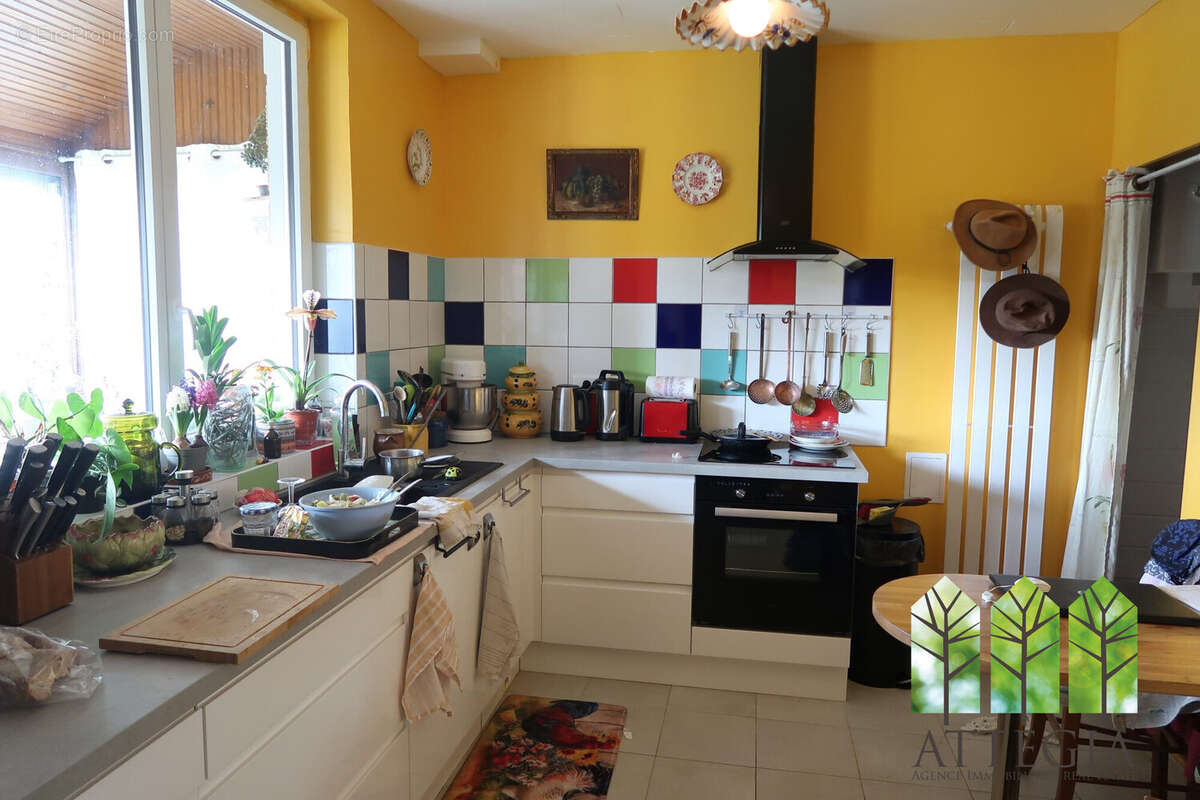 Maison 100 m² à Moutier-Malcard  - photo 3