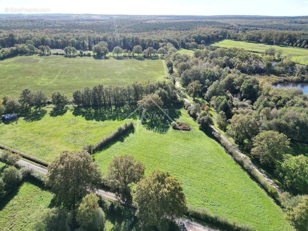 Maison à SAINT-BONNET-TRONCAIS