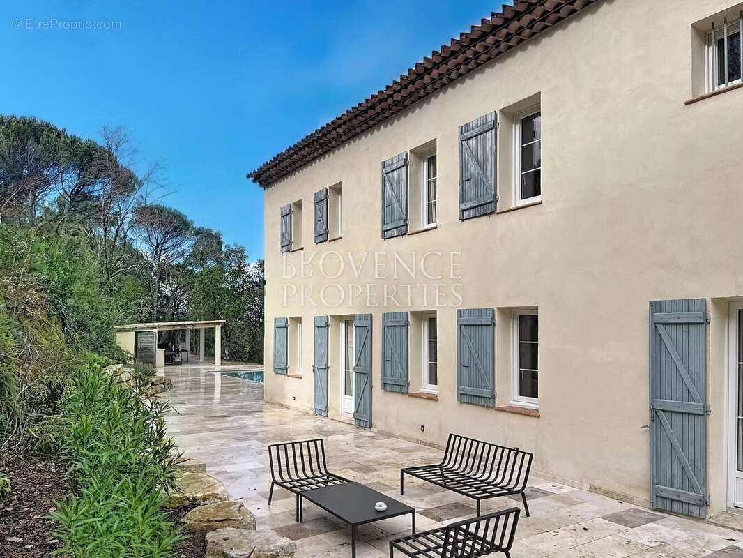 Élégante bastide d'inspiration aixoise sur les hauteurs de Tourves - photo 9