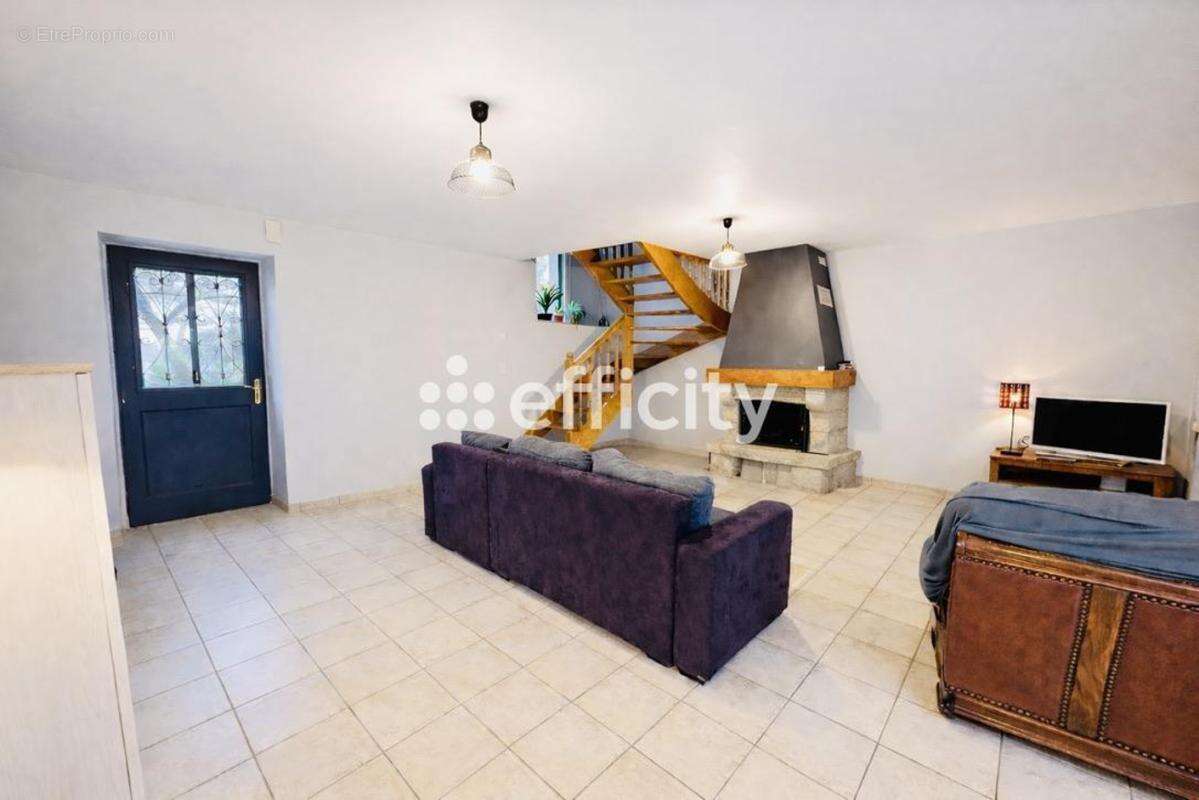 Maison à PIRE-SUR-SEICHE