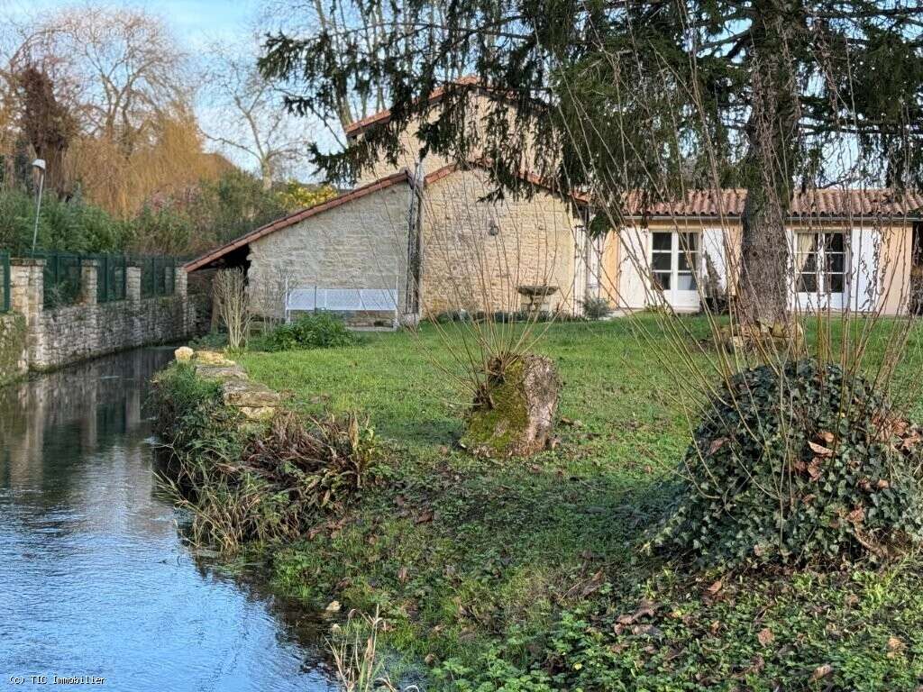 Maison à RUFFEC