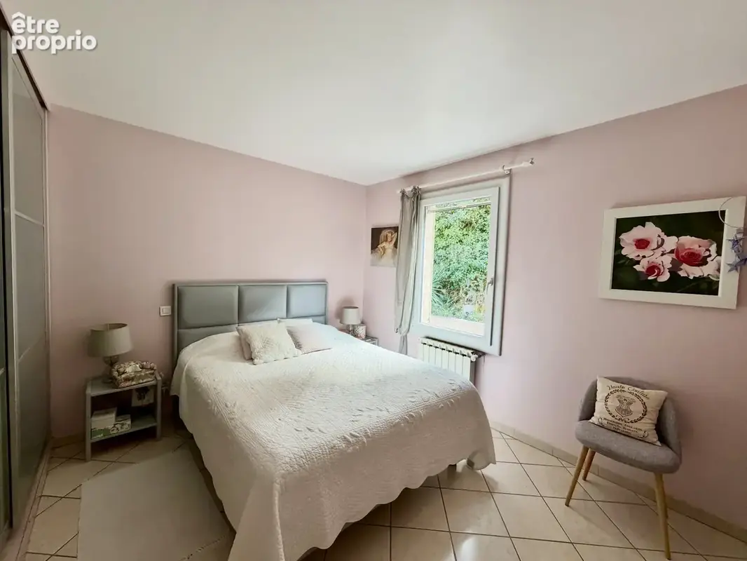 Nîmes Camplanier, belle villa T5 avec piscine sur terrain de 2100 m2 avec dépendance et mazet. - photo 6