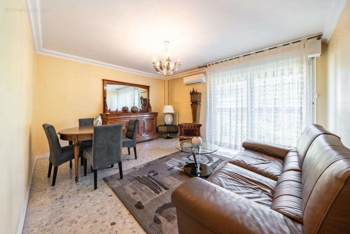 Appartement à LE CANNET