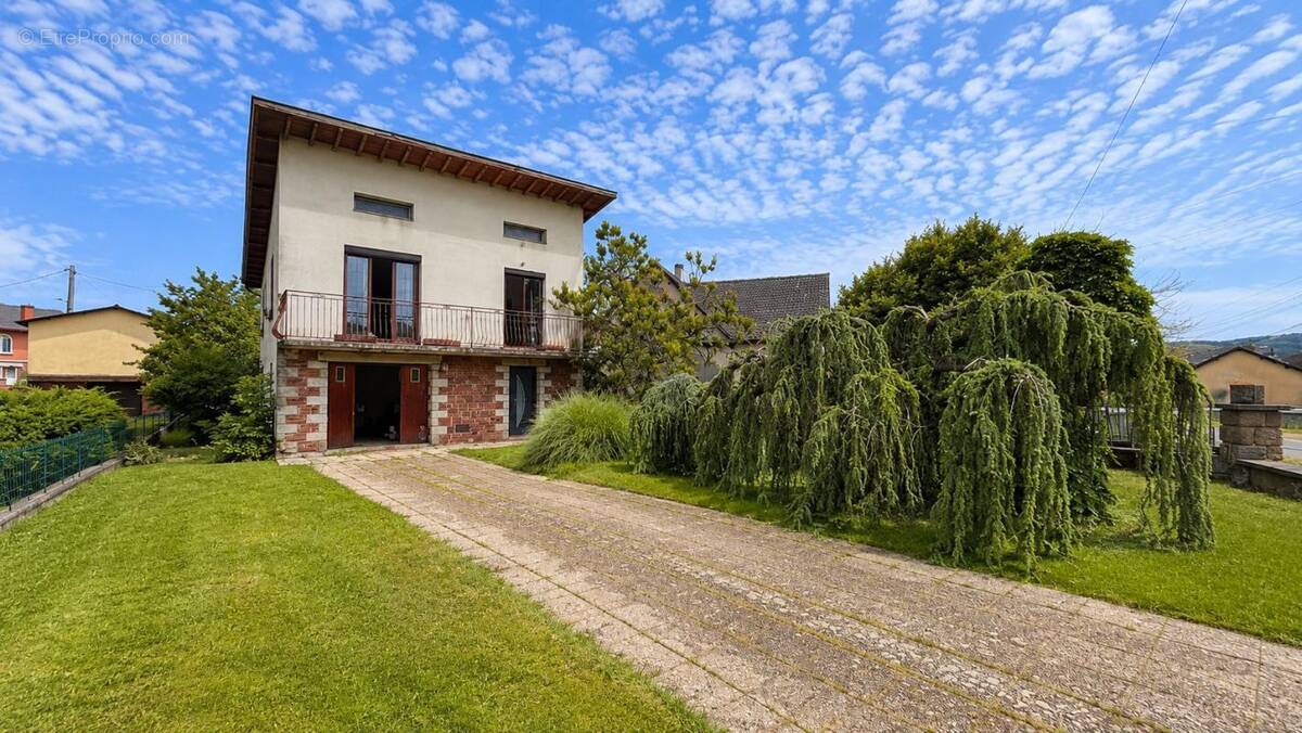 Maison à SAINT-CHRISTOPHE-VALLON
