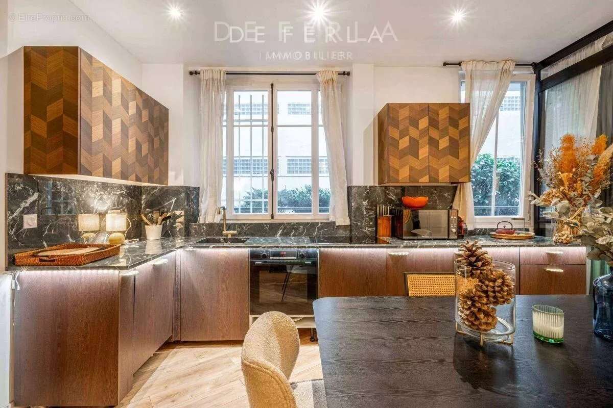 Appartement à PARIS-15E