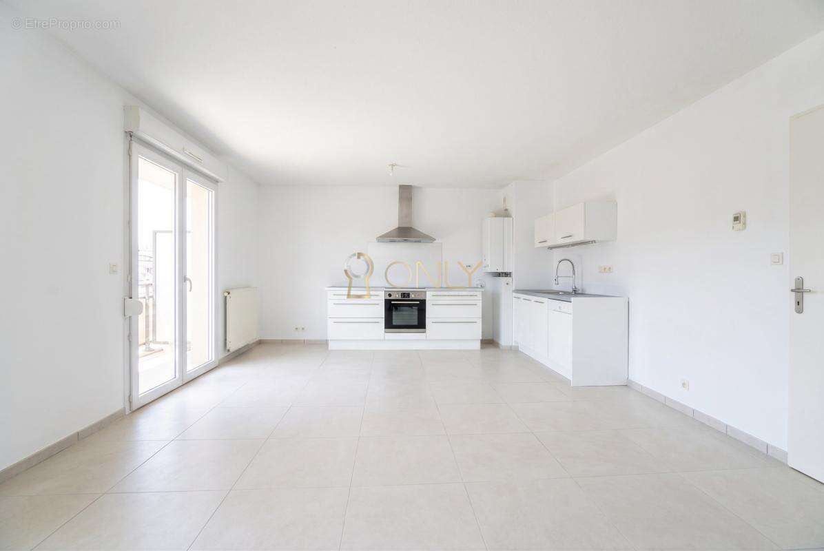 Appartement à ANSE