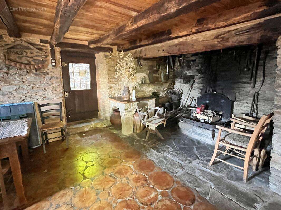 Maison à PONTEILS-ET-BRESIS