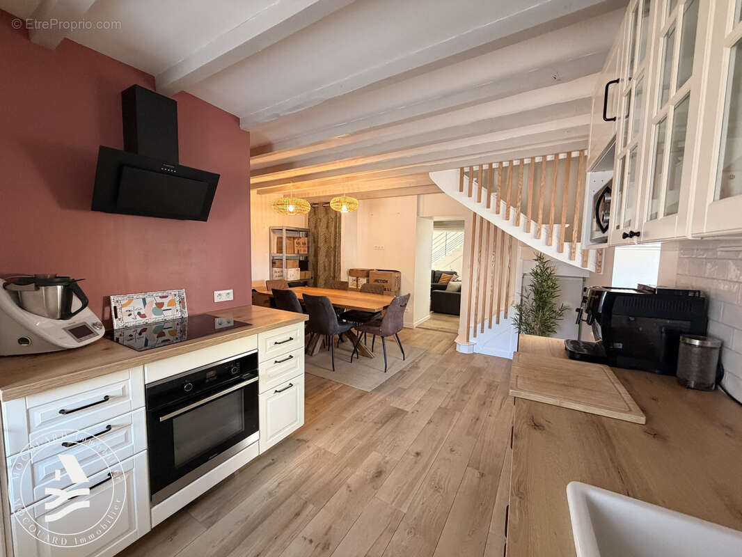 Maison de caractère, entièrement rénovée avec goût - photo 4