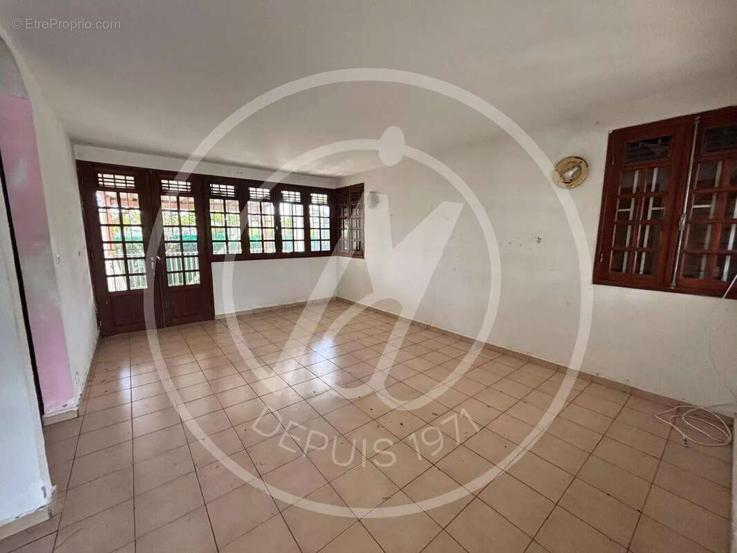 Maison à BAIE-MAHAULT