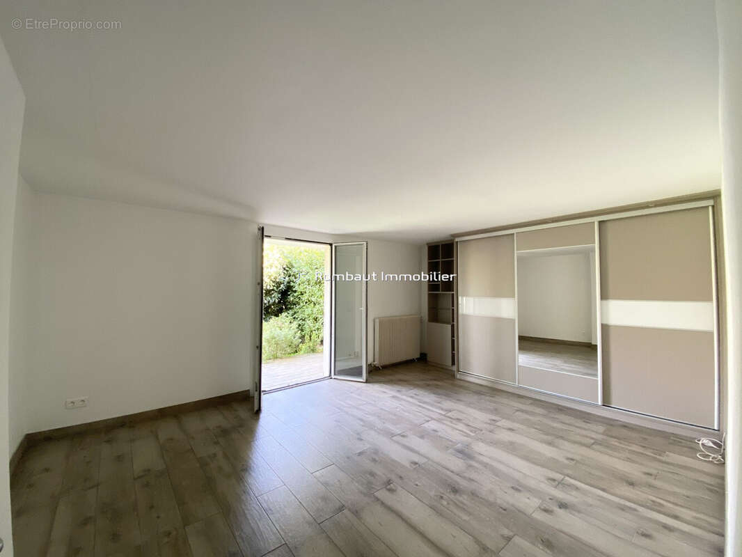 Maison à LA CELLE-SAINT-CLOUD