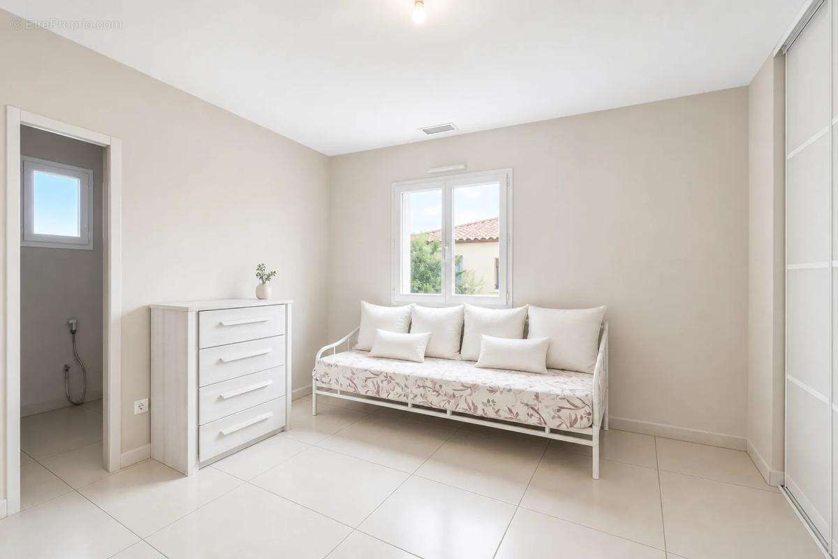 Grande Maison Louée 7 Pièces à Villelongue - photo 9