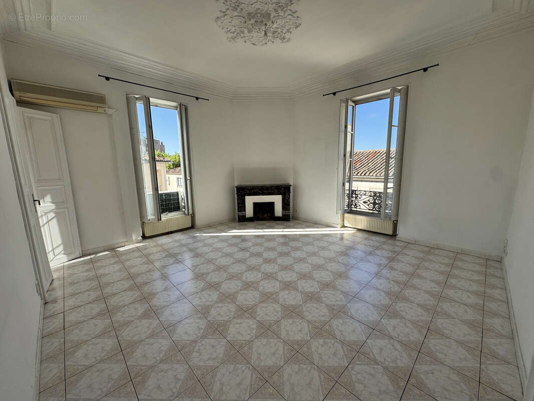 Appartement à NIMES