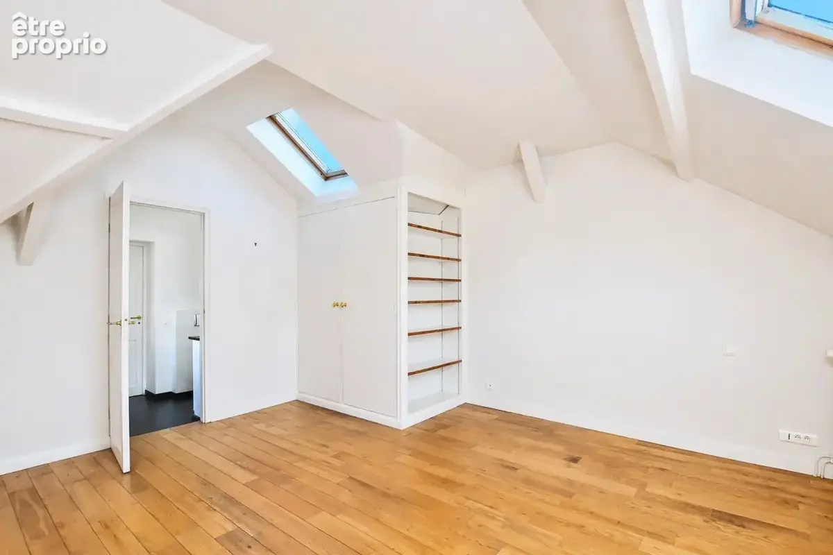 BOUGIVAL - CENTRE-VILLE  - Charmante propriété de 2 maisons, idéale pour deux familles ou avec une activité professionnelle - photo 8