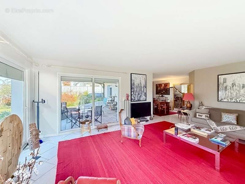 Maison à VETRAZ-MONTHOUX