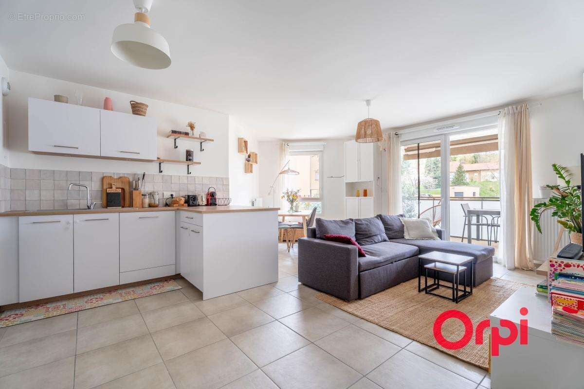 Appartement à FLEURIEUX-SUR-L'ARBRESLE