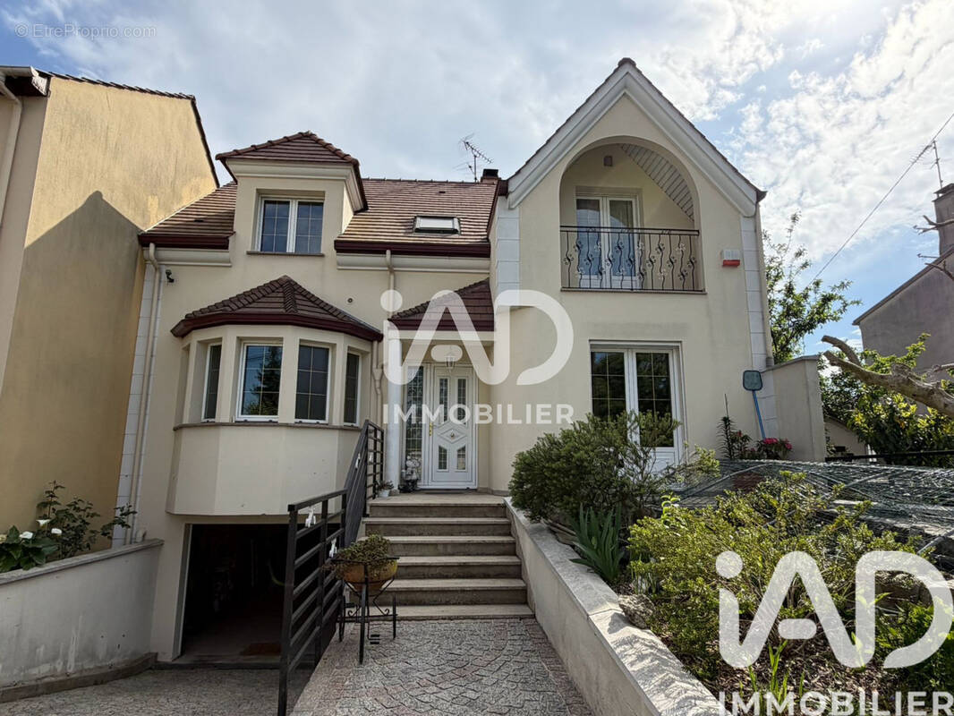 Photo 1 - Maison à LE BLANC-MESNIL