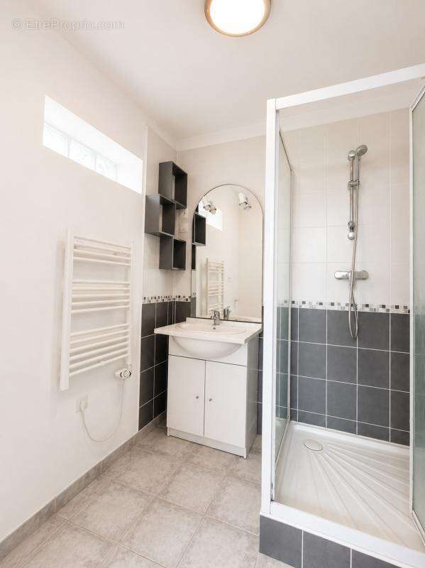 Appartement à LENCLOITRE