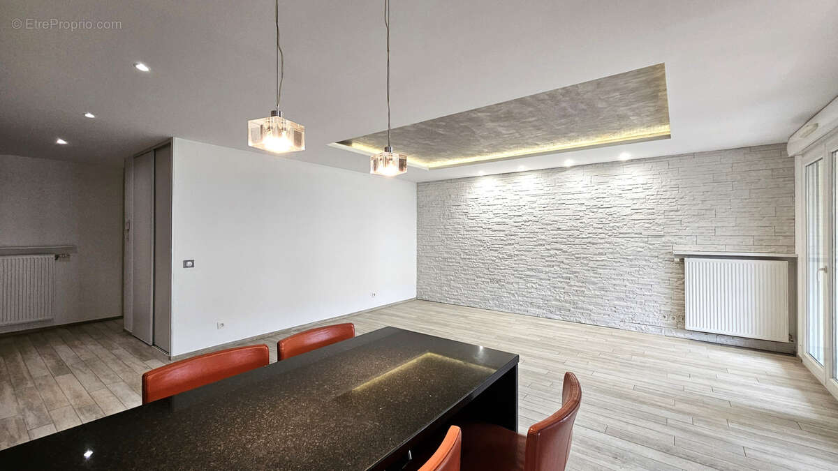 Appartement à SERGY