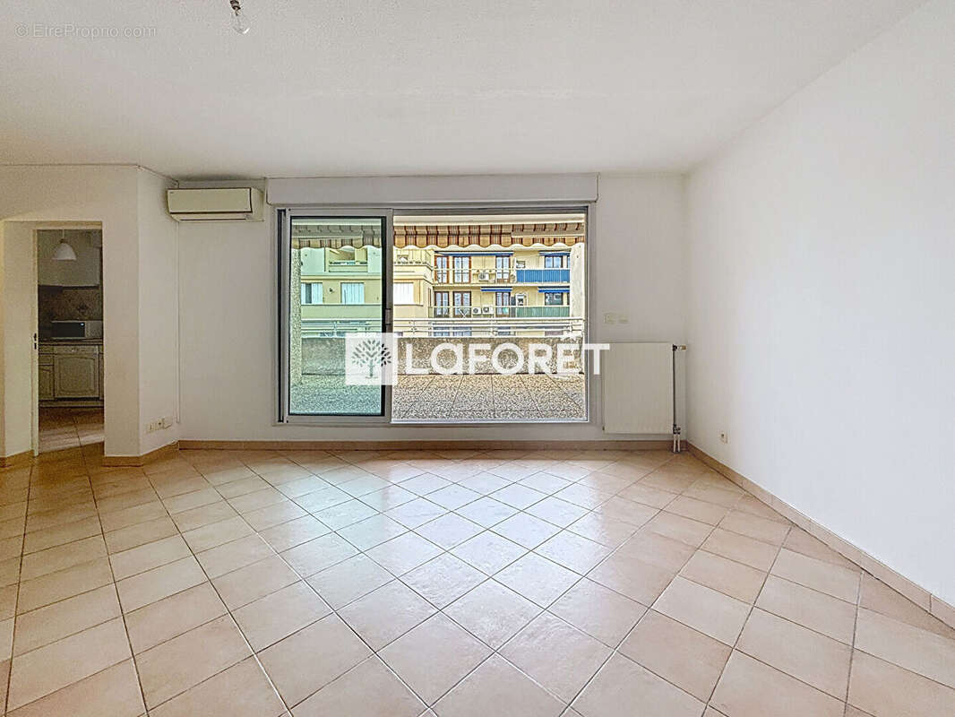 Appartement à MARSEILLE-5E