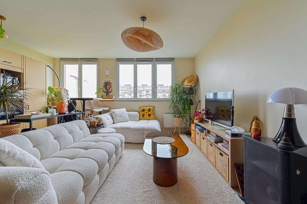 Appartement à PARIS-18E