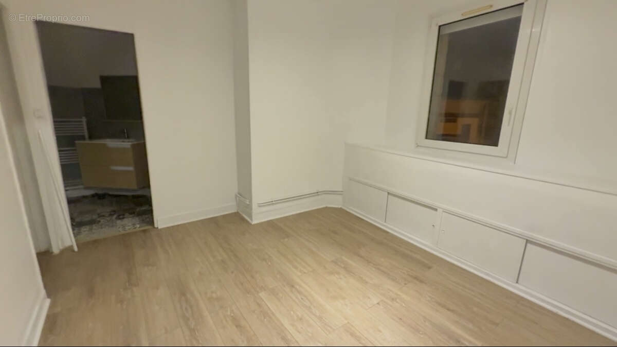 Autre à PONT-SAINTE-MAXENCE