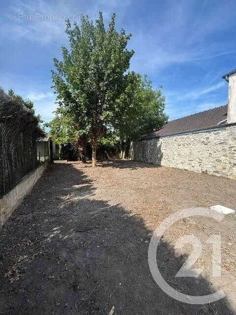 Maison 76 m² à Le Plessis-Belleville  - photo 2