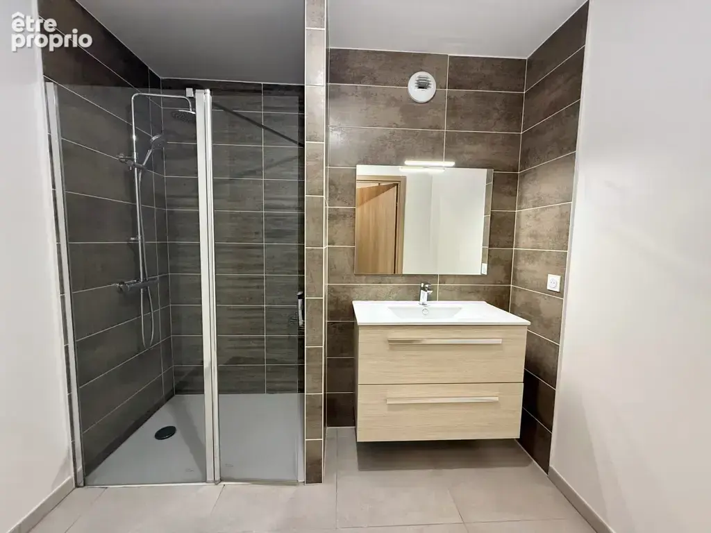 Appartement T3 récent avec deux balcons, garage et ascenseur - photo 22