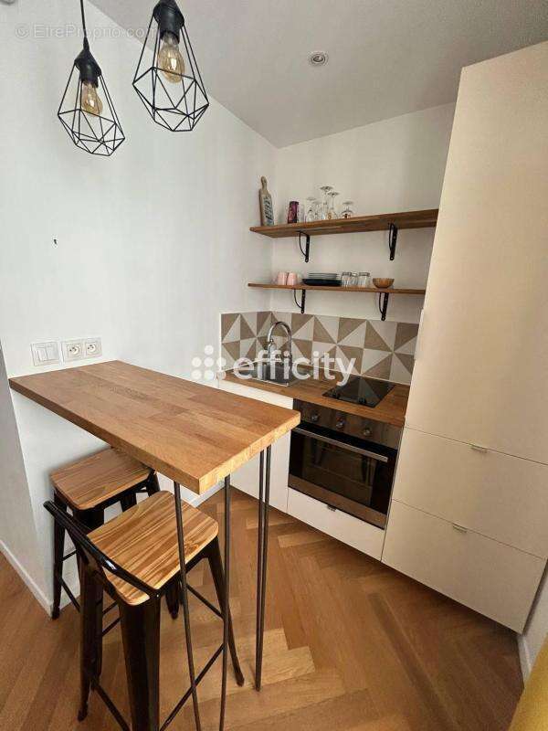 Appartement à PARIS-17E