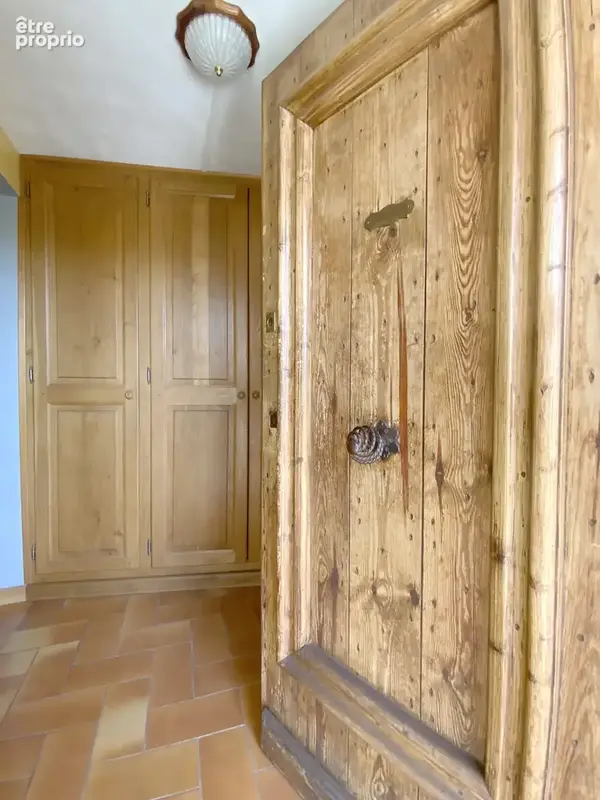 Maison de ville à pieds de tous commerces. - photo 11