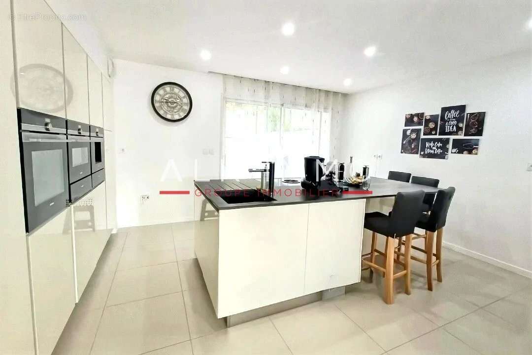 Appartement à VETRAZ-MONTHOUX