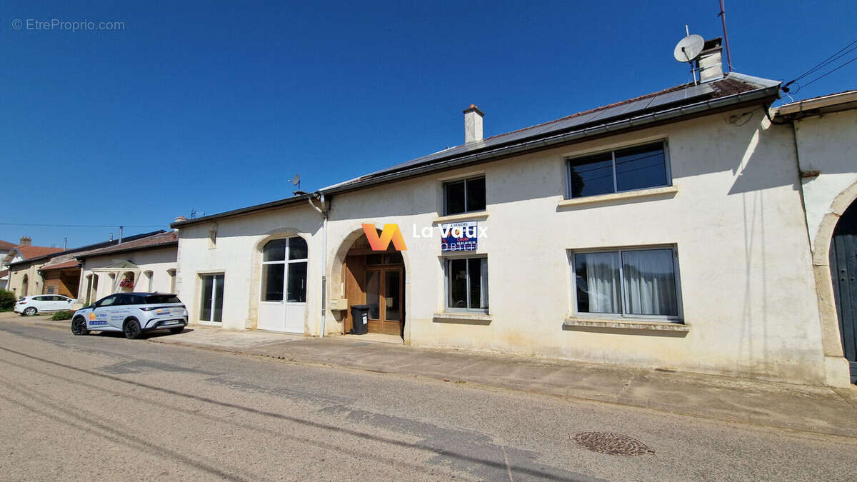 Maison à VITREY