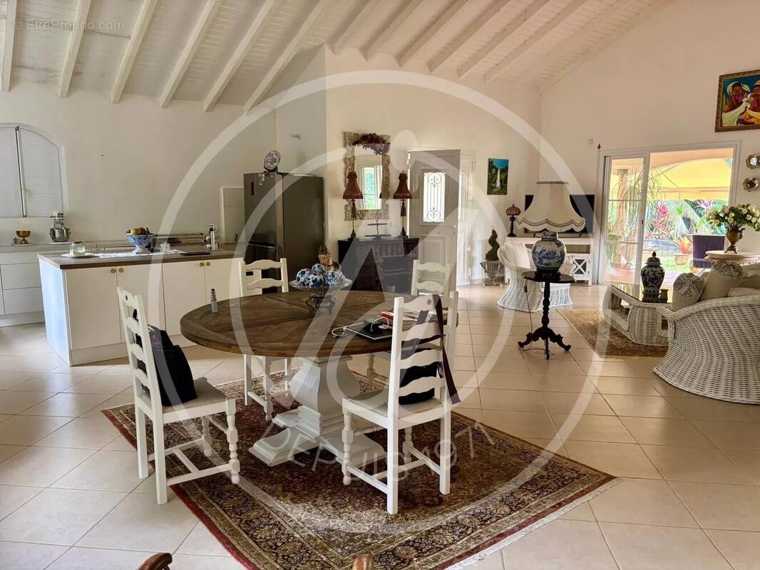 Maison à PETIT-BOURG