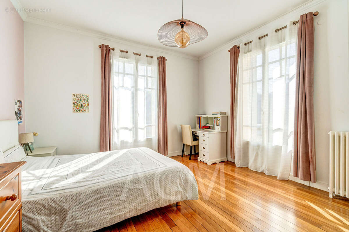 Maison à MAISONS-LAFFITTE