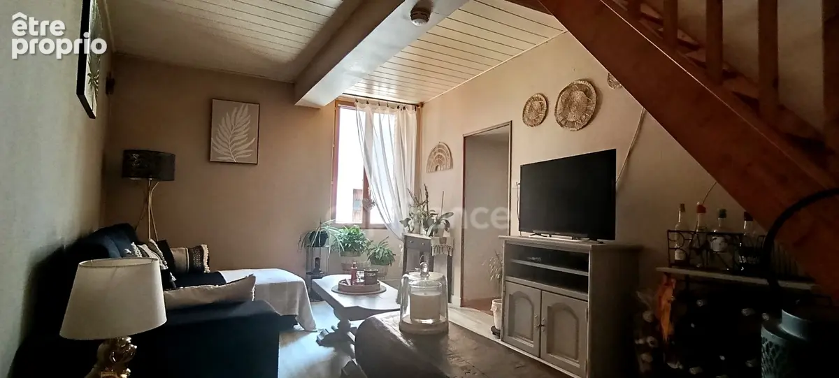Virginie Masson – Capifrance vous propose cette maison en pierre de 92 m² pleine de charme, située à Seignelay, proche des comme - photo 13