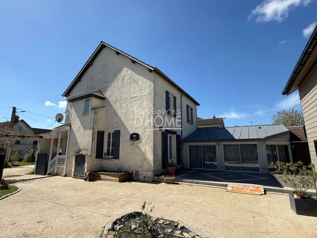 Maison à COURPALAY