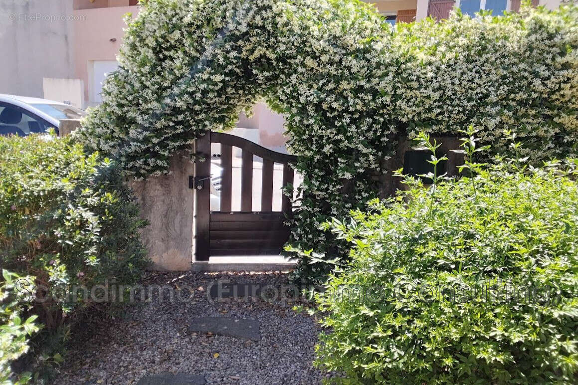 Maison à ROQUEBRUNE-SUR-ARGENS