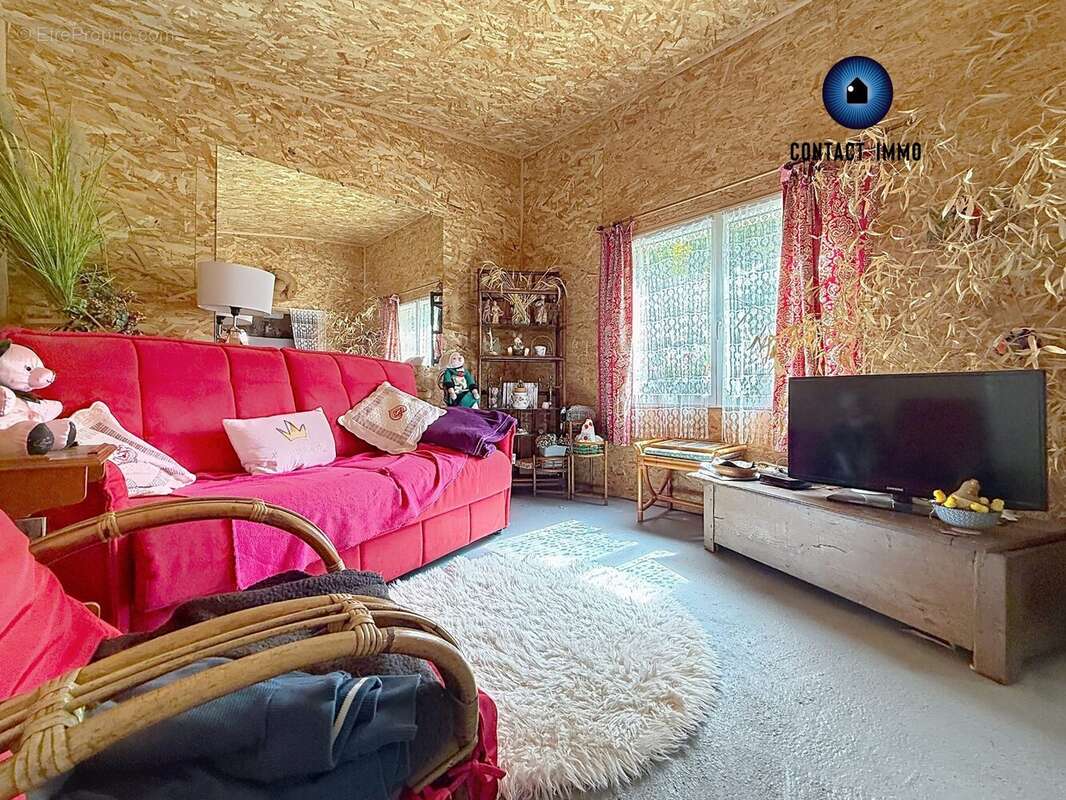 Maison 33 m² à Cornil  - photo 2