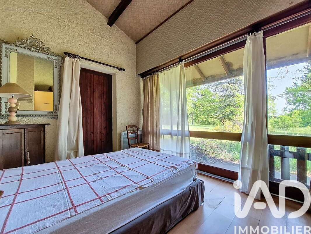 Maison 125 m² à Le Montat  - photo 8