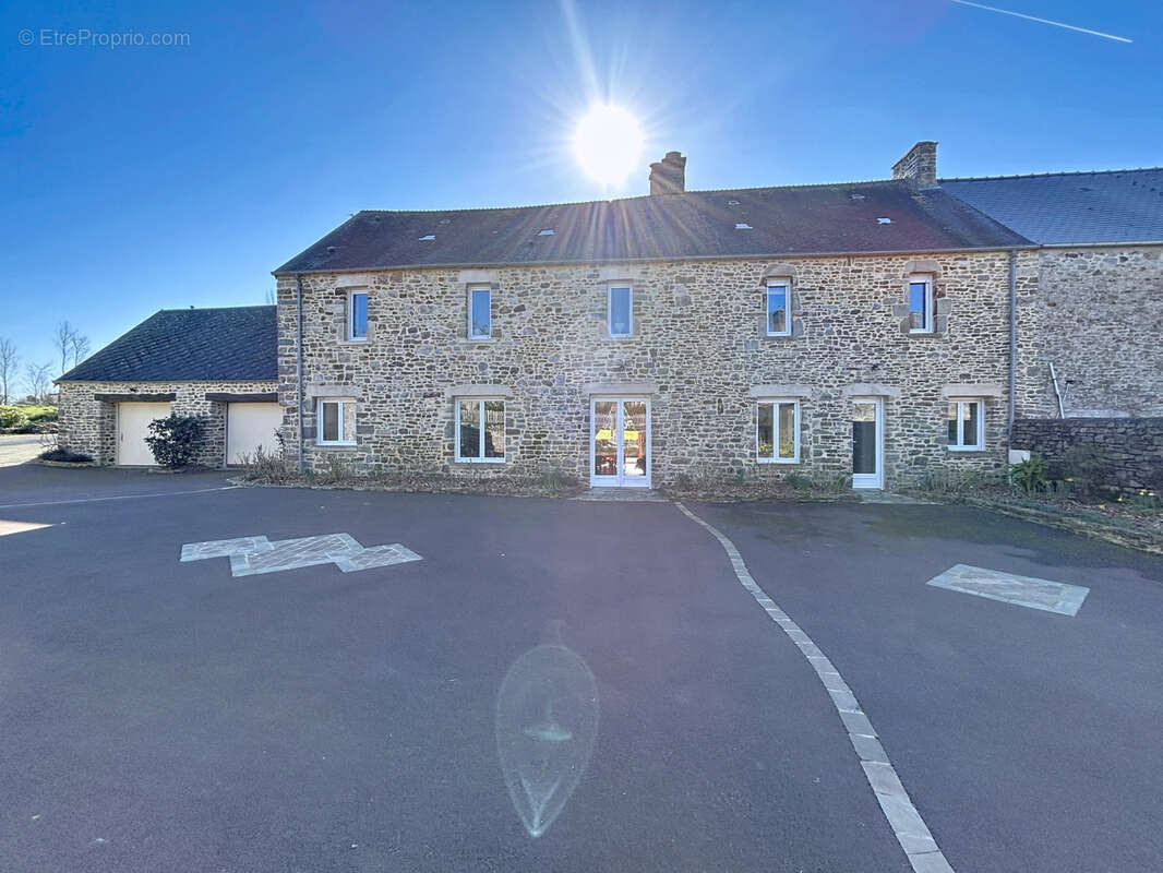 Maison à SAINT-MAURICE-EN-COTENTIN