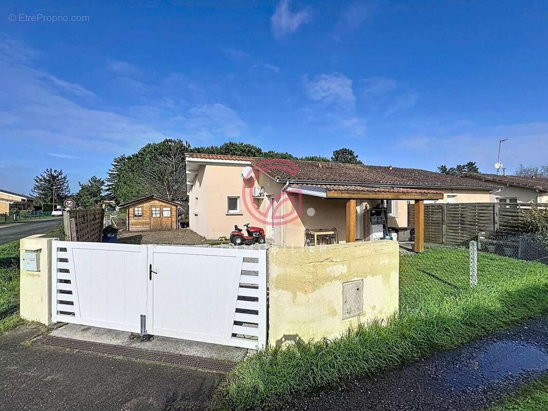 Maison à PARENTIS-EN-BORN