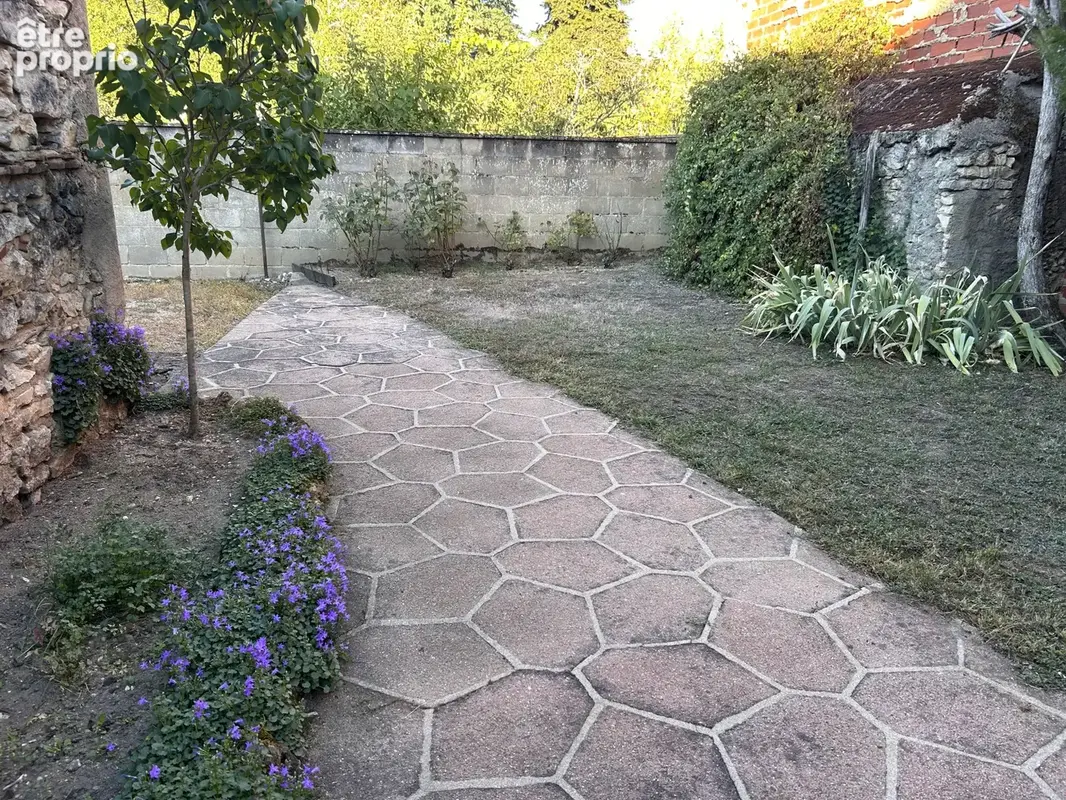 A VENDRE - Maison T5 avec garage, jardin et dépendance à Saint-Gaultier - photo 18