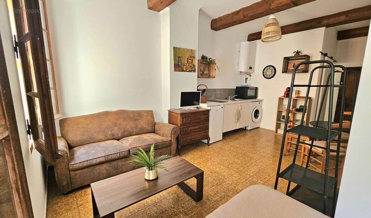 Studio lumineux et calme au 1er étage d'une maison de village - photo 5