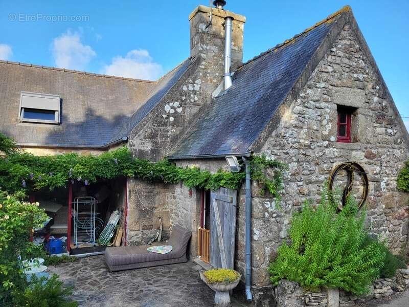 Maison à PLOUBEZRE