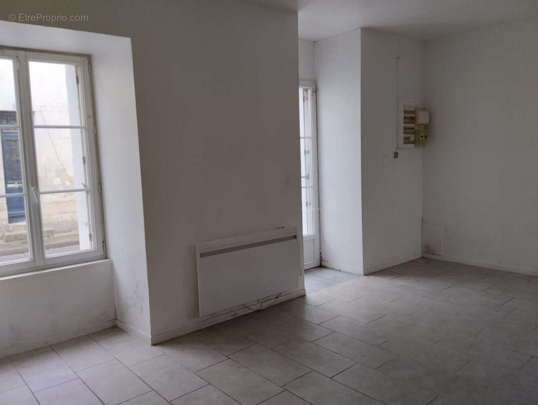 Maison à CHEF-BOUTONNE