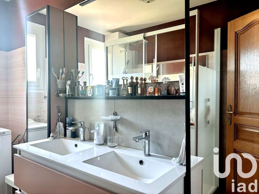 Maison 87 m² à Saint-Martial-D'artenset  - photo 9