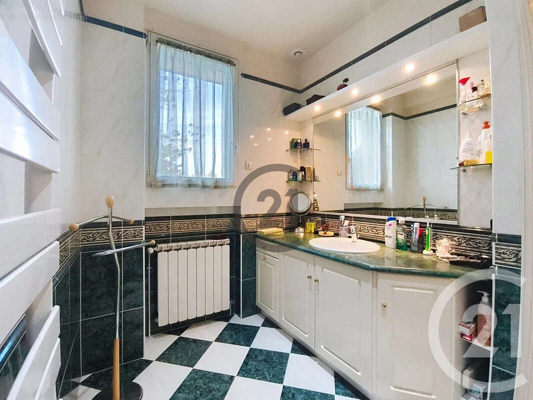 Maison 205 m² à Soucy  - photo 8